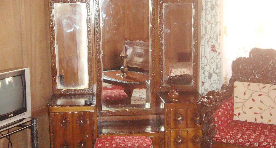 Dongola Palace Houseboat, Srinagar 4